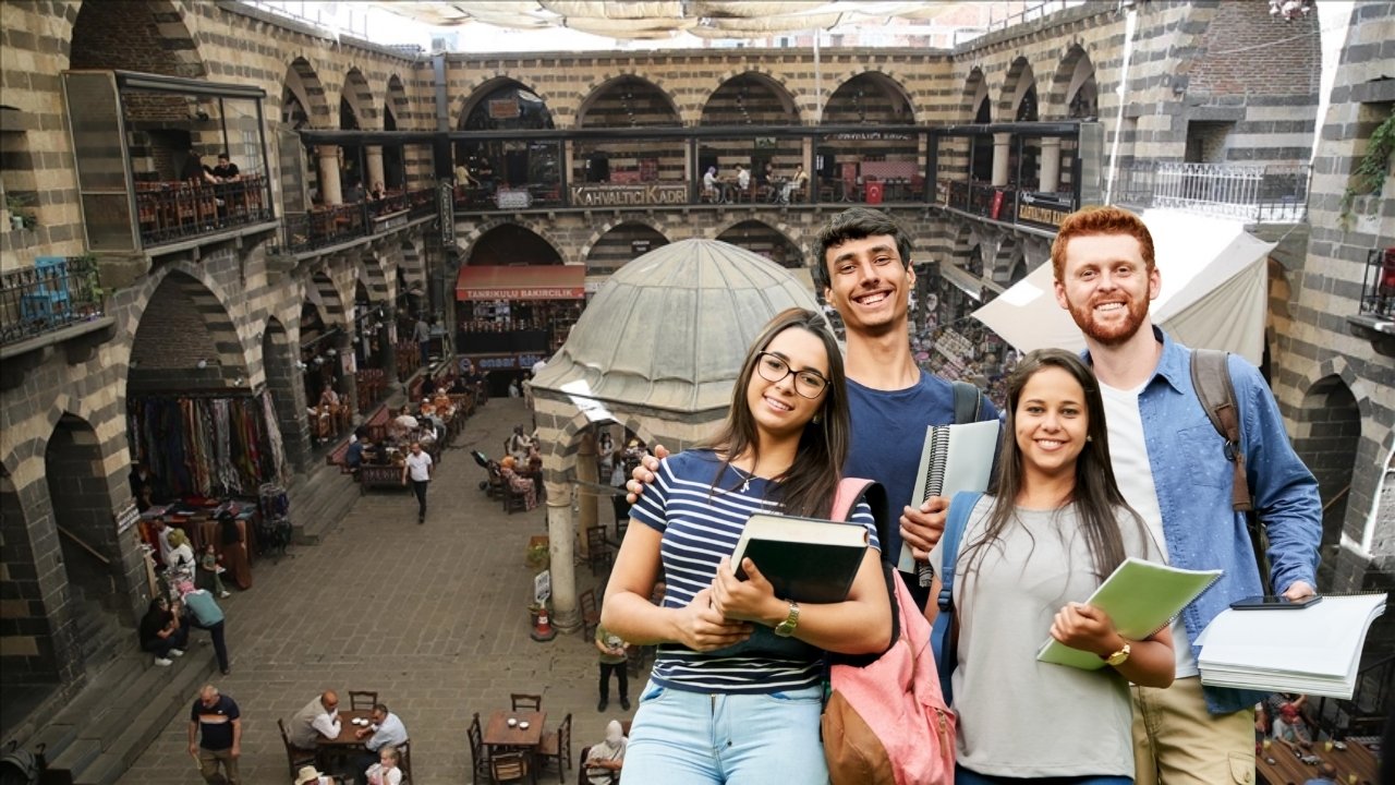 Diyarbakırlı üniversite öğrencilerine eğitim desteği: İlk ödeme yapıldı