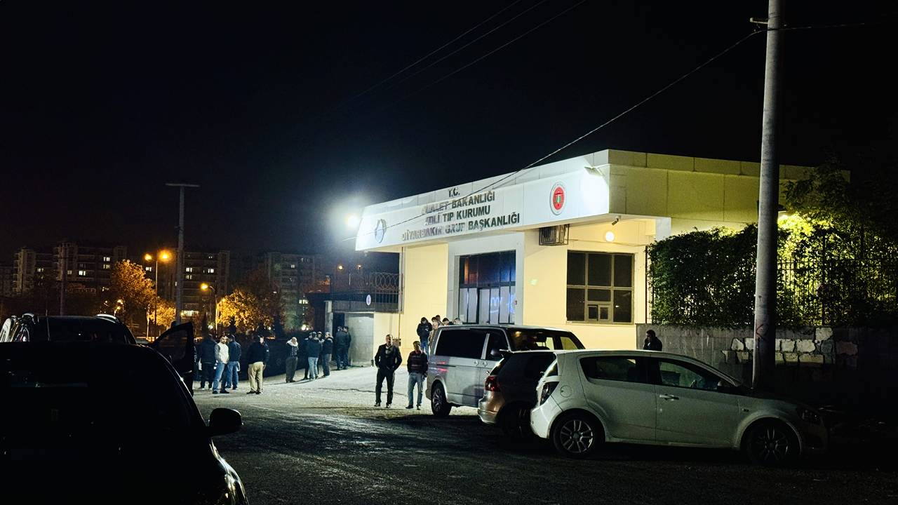 Diyarbakır’da düğün çıkışı silahlı kavga: 1 ölü, 1 yaralı