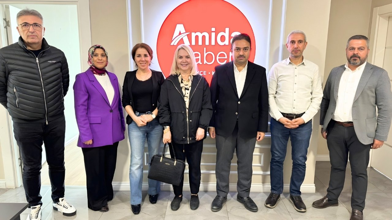 AK Partili başkandan Amida Haber’e ziyaret