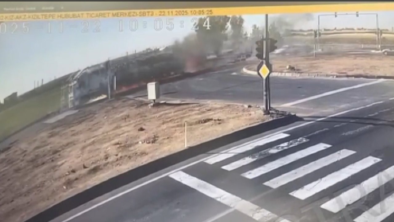 Mardin’de trafik kazası sonrası tır alev aldı