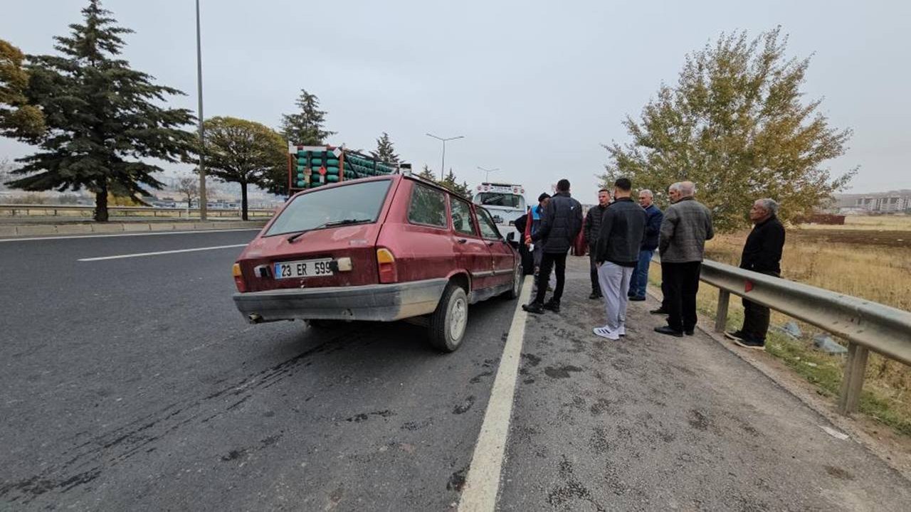 Otomobiller kavşakta çarpıştı: 2’si ağır, 4 yaralı