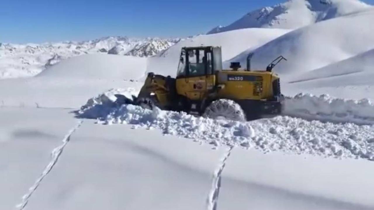 Şırnak’ta kar: Ekipler 4 aile için seferber oldu