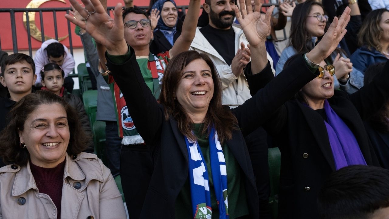 Serra Bucak’tan Amedsporlu kadın futbolculara tam destek