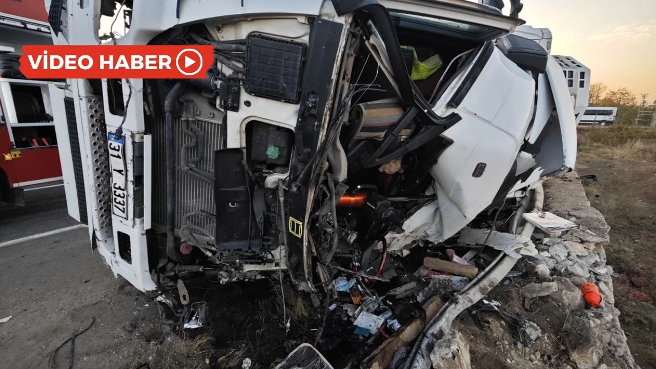 Kızıltepe'de tır devrildi: 1 ölü, 2 yaralı