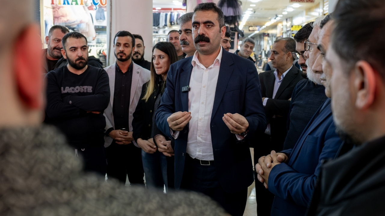 Doğan Hatun’dan esnafa raylı sistem bilgilendirmesi