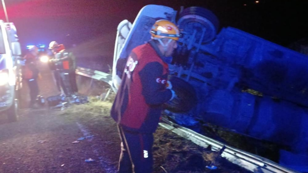 Elazığ’da kamyon bariyere çarptı: 1 yaralı