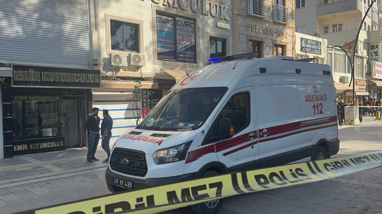 Kuyumcular arasında taşlı,sopalı kavga