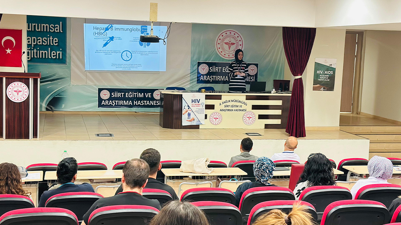 Siirt'te hastane personellerine hastalık eğitimi