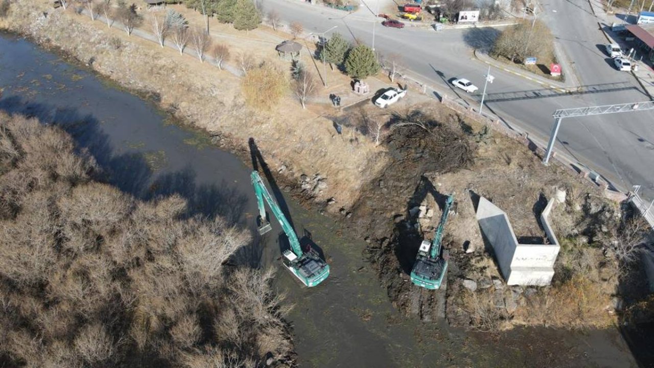 DSİ, Kura Nehri’nde temizlik çalışması başlattı