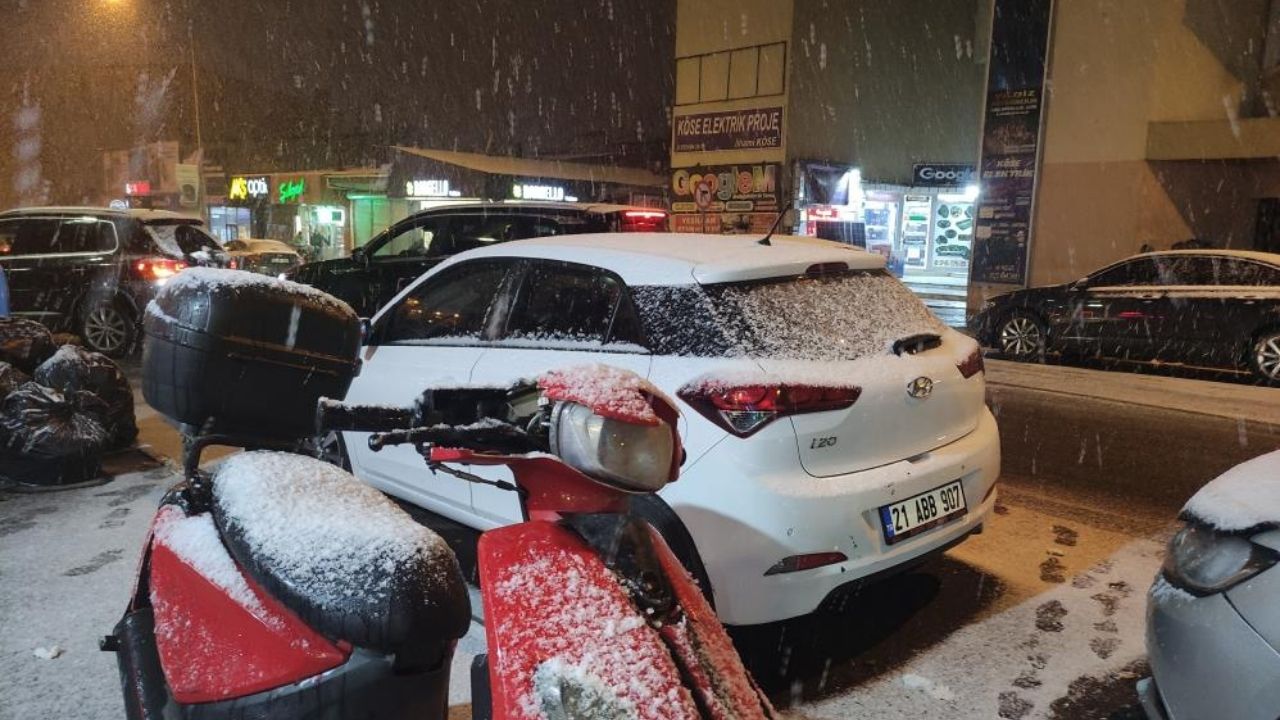 Ardahan beyaza büründü