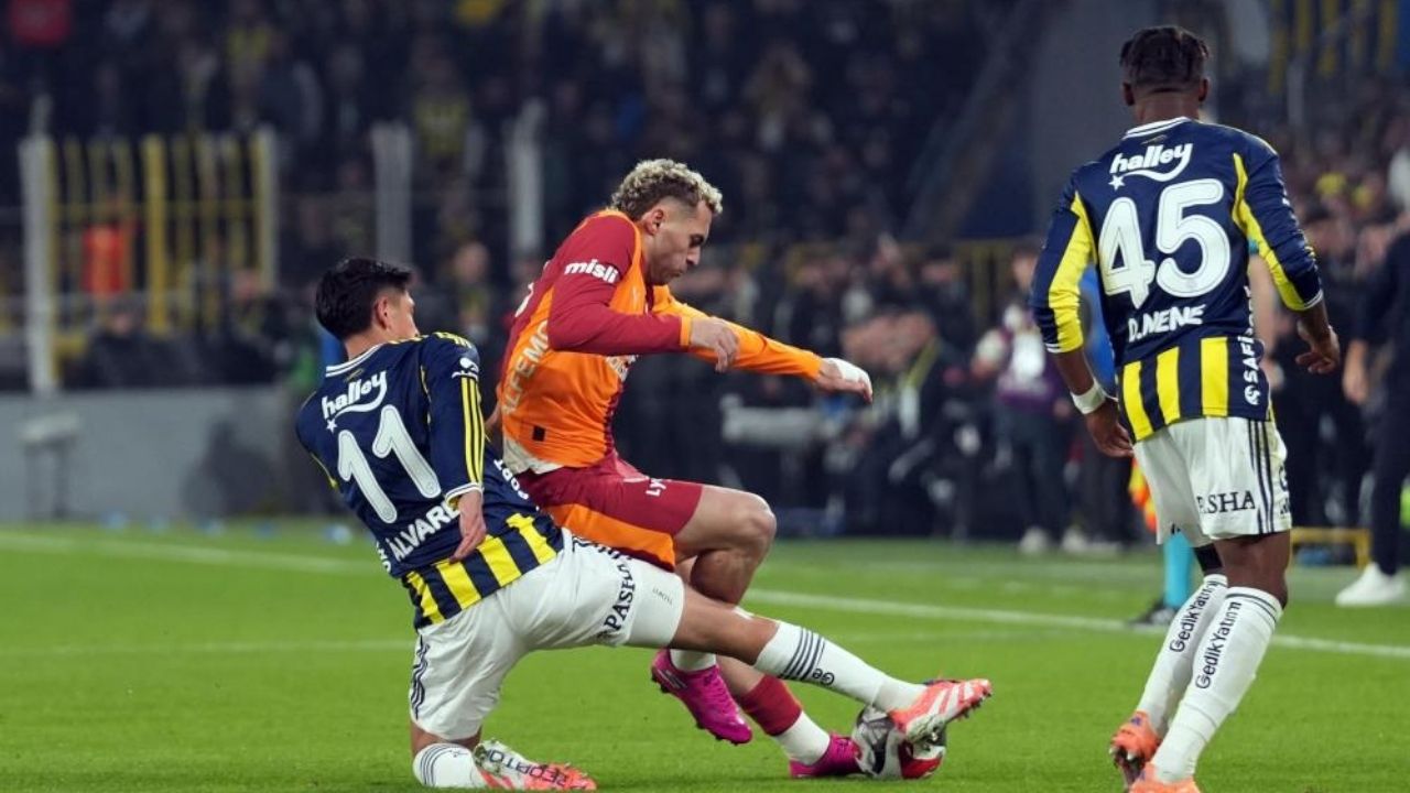 Derbide ilk yarı bitti: Fenerbahçe 0 - 1 Galatasaray
