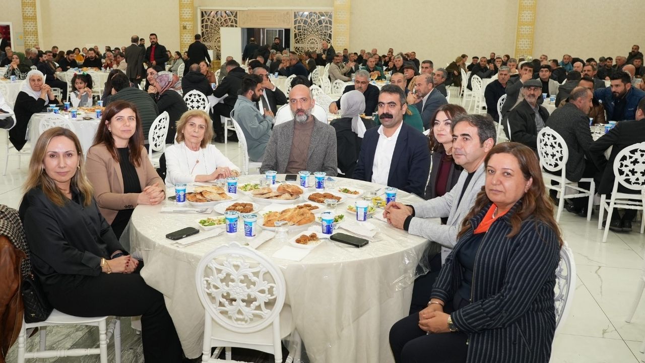 Diyarbakır: Eş başkanlar dayanışma yemeğinde