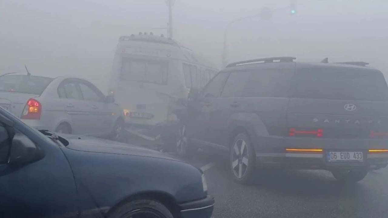 Iğdır'da yoğun sis zincirleme trafik kazasına neden oldu