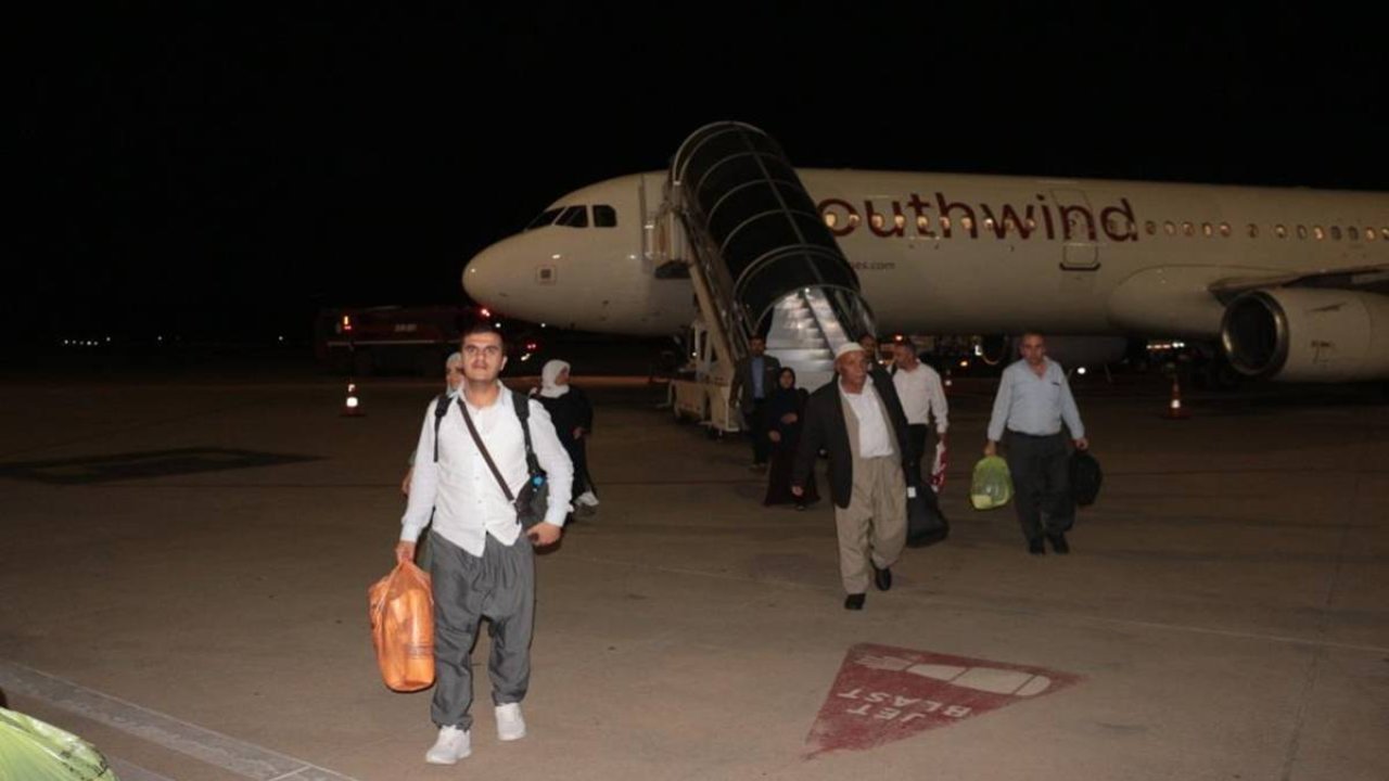 Şırnak’ta bir ilk: Direkt uçuşla Umre’ye giden 220 yolcu yurda döndü