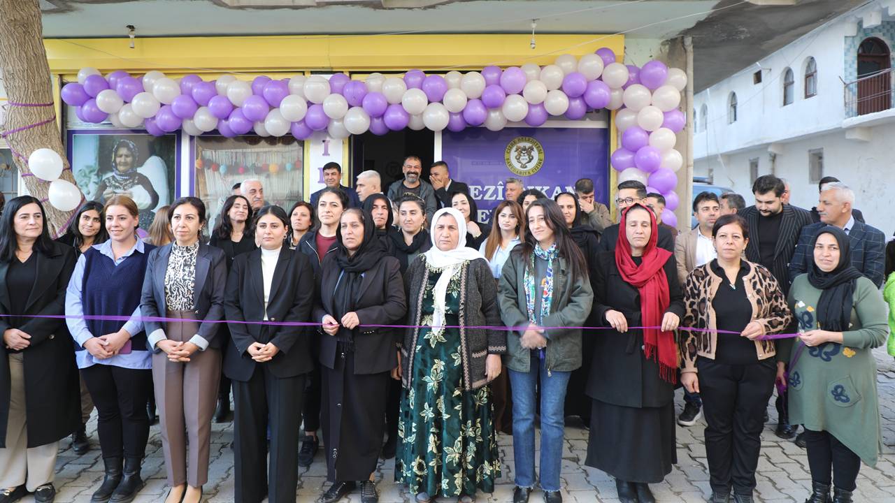 Cizre’de ‘Kezî’ mağazası açıldı