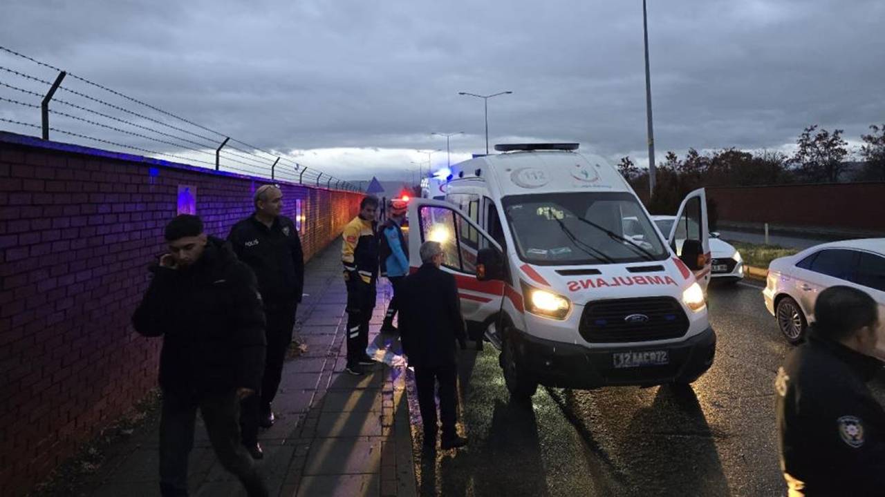 Bingöl'de kayganlaşan yolda kaza: 6 yaralı