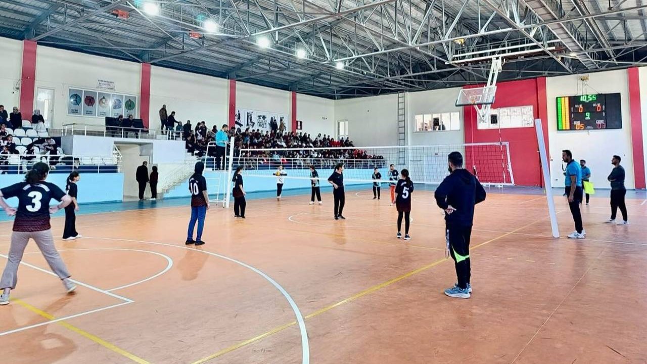 Batman’da ortaokullar arası voleybol turnuvası düzenlendi