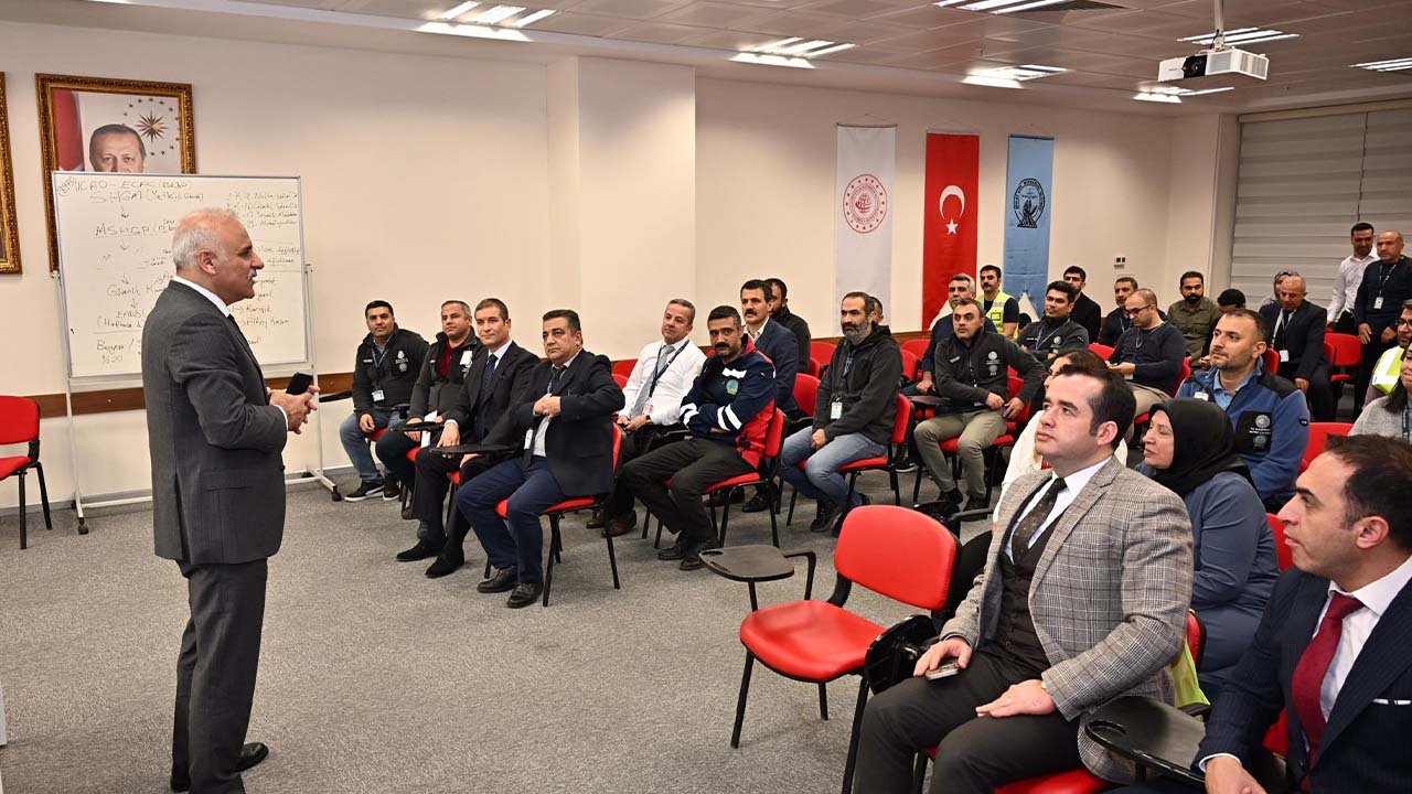 Vali Zorluoğlu Diyarbakır Havalimanı için harekete geçti