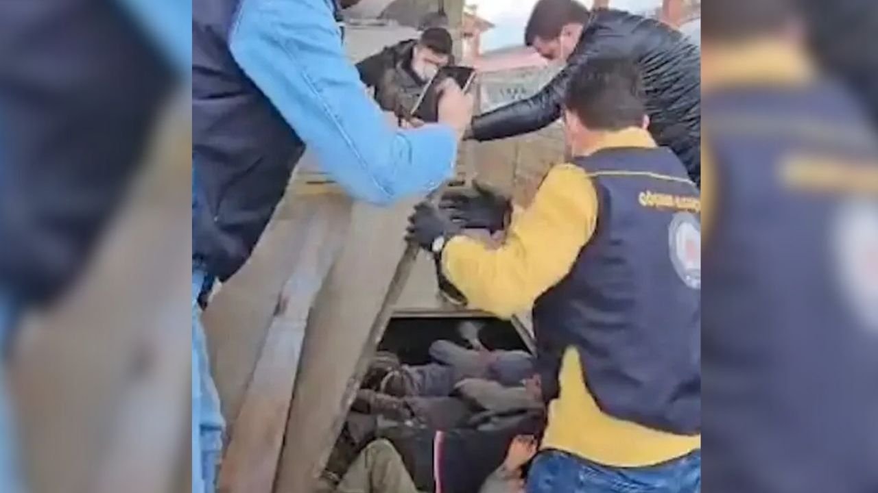 Bitlis’te tırın dorsesinde 31 göçmen yakalandı