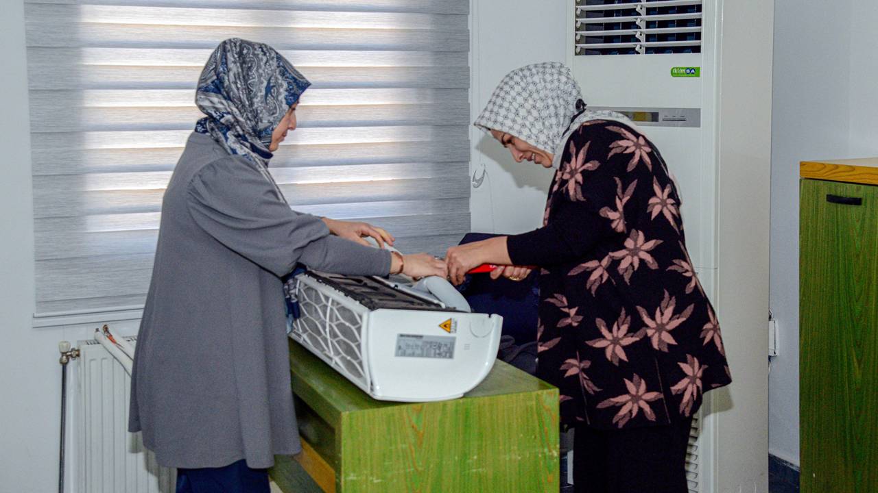 Diyarbakır’da kadınlara kombi, klima ve montaj eğitimi