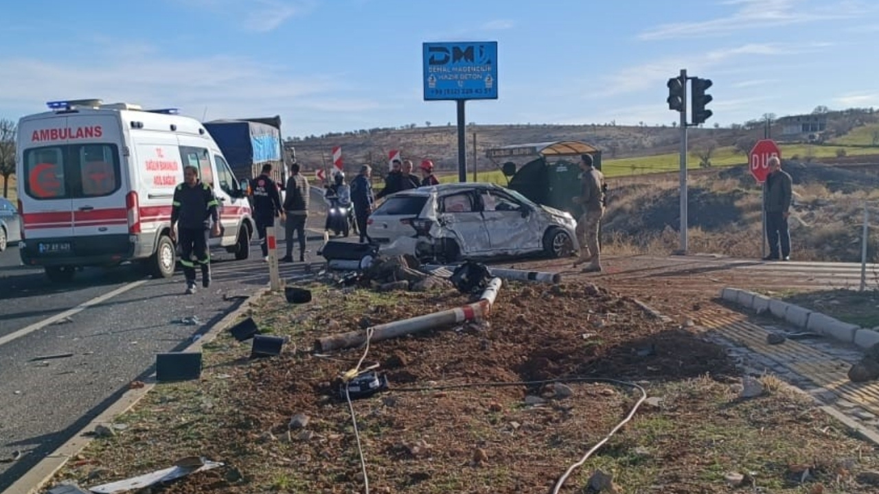 Diyarbakır yolunda feci kaza: Doktor hayatını kaybetti