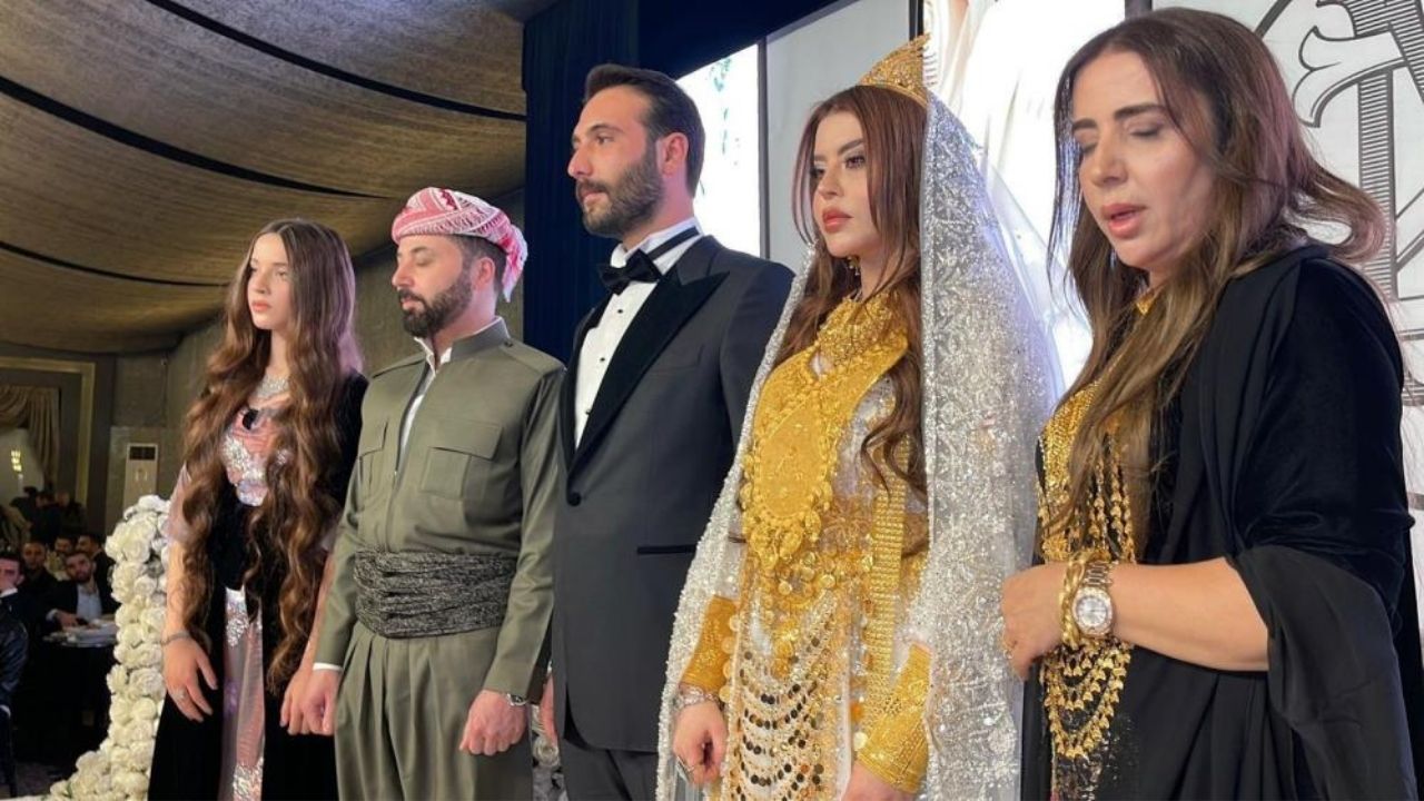 Diyarbakırlı sanatçının sahne aldığı düğünde altın ve para yağmuru