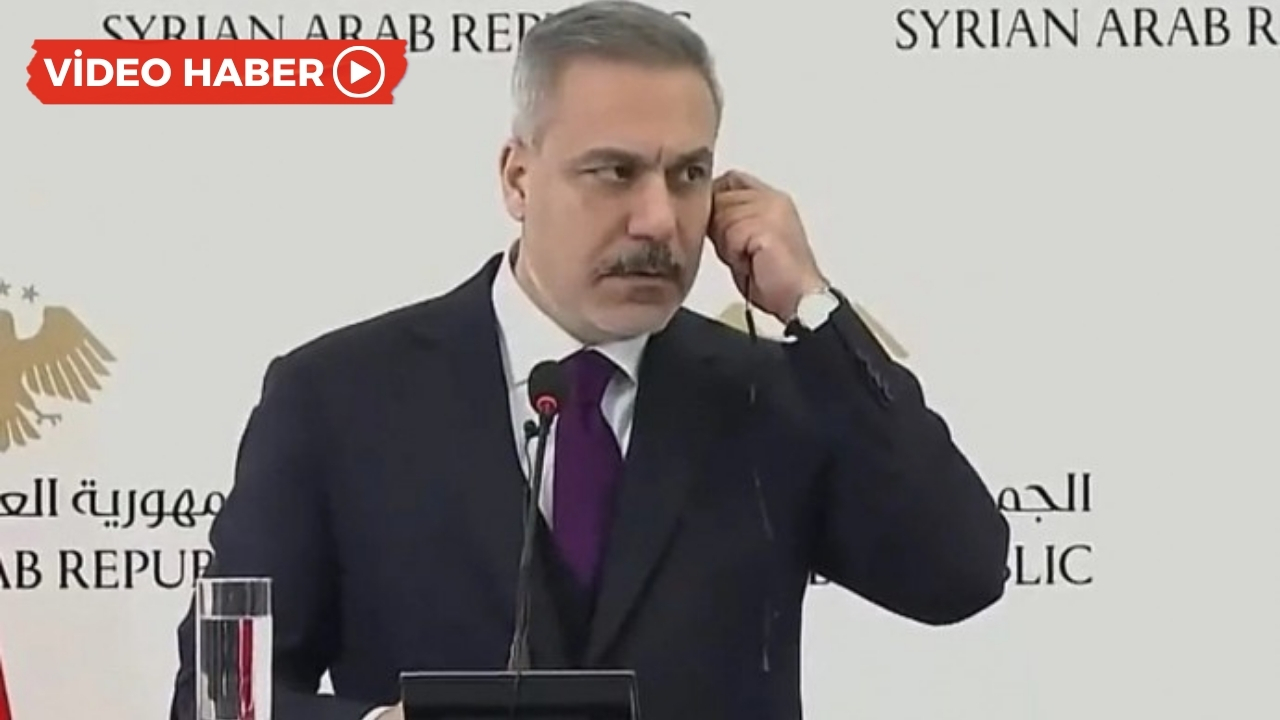 Dışişleri Bakanı konuşurken basın toplantısı bitirildi