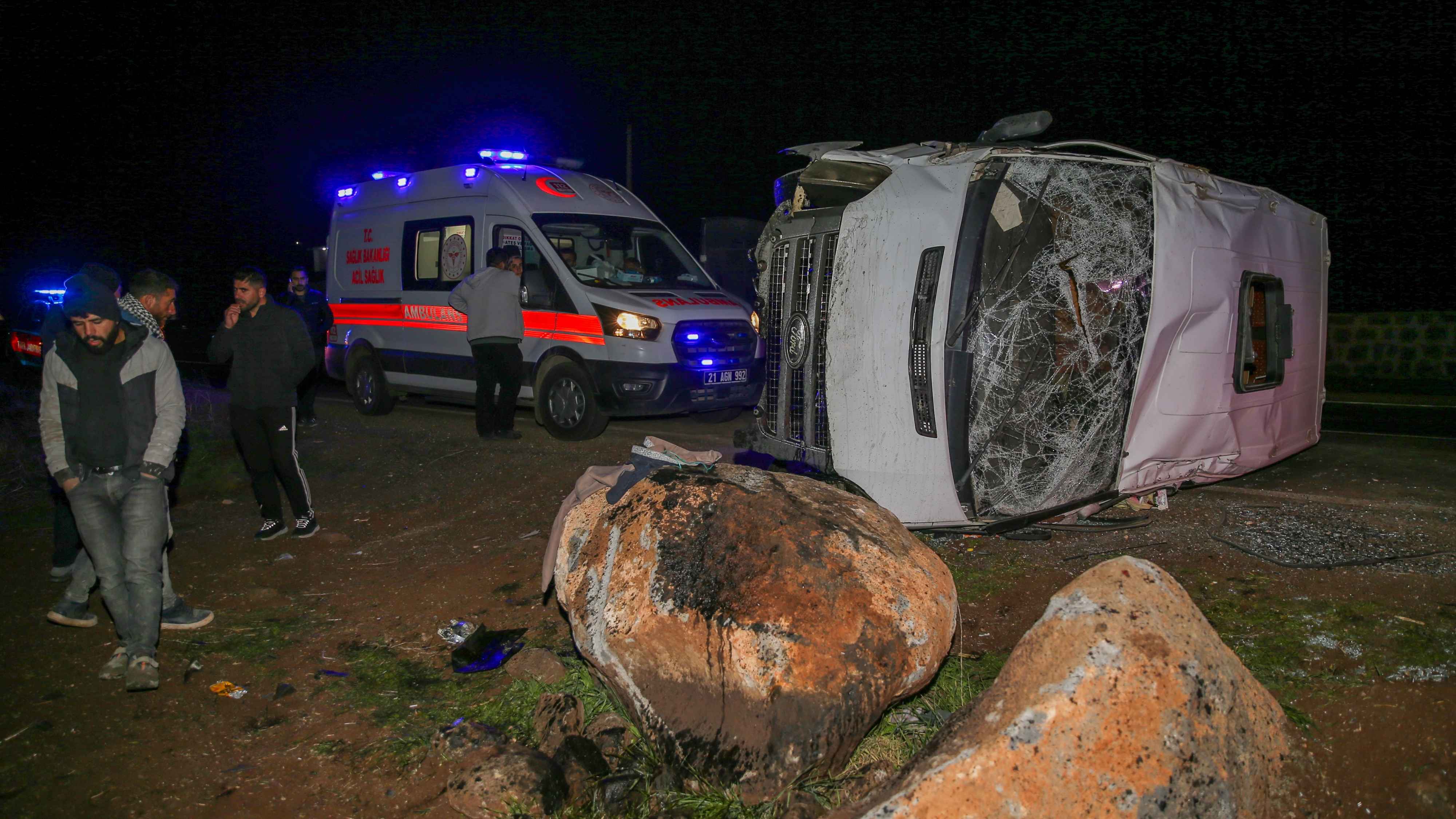 Diyarbakır’da korkutan kaza: 16 yaralı