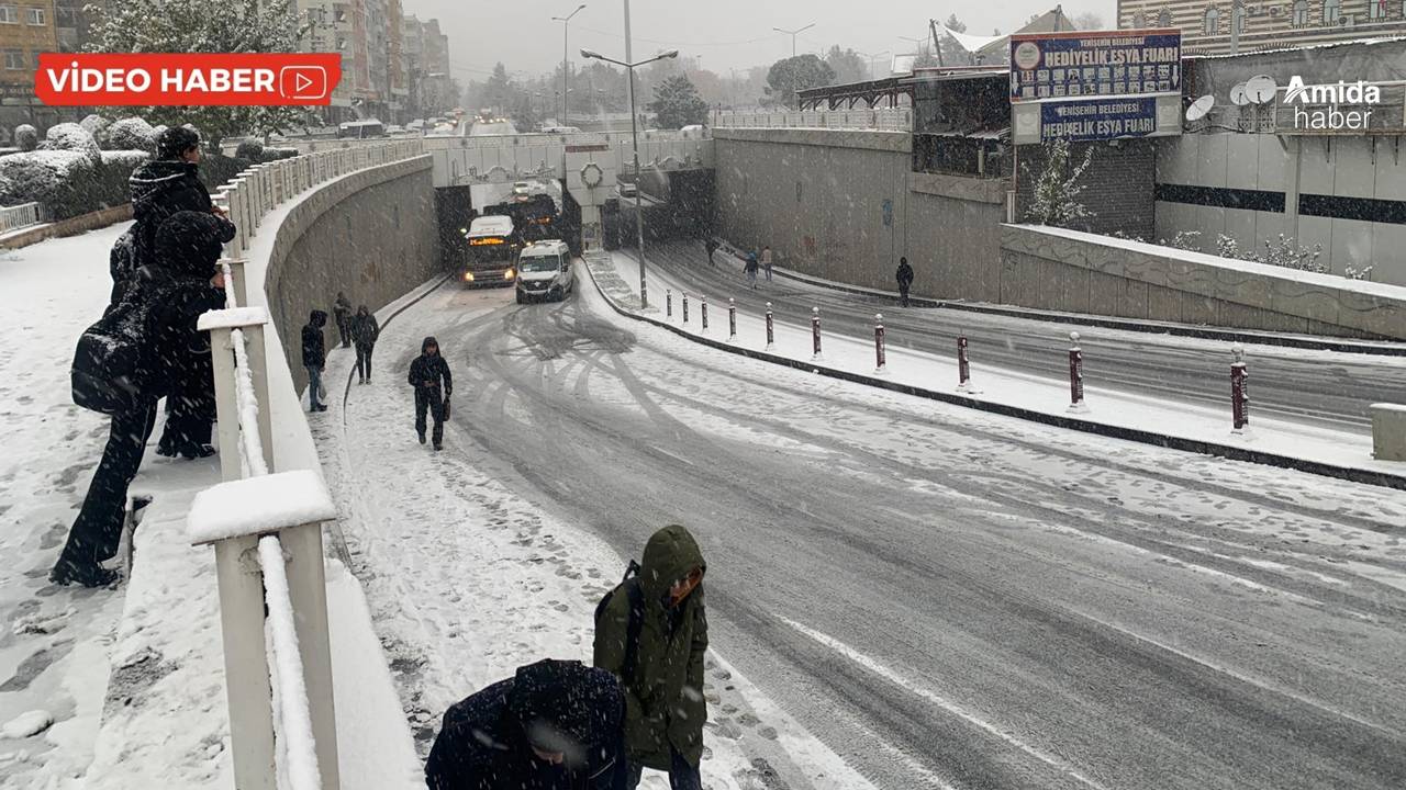 Kar yağdı Diyarbakır kilitlendi