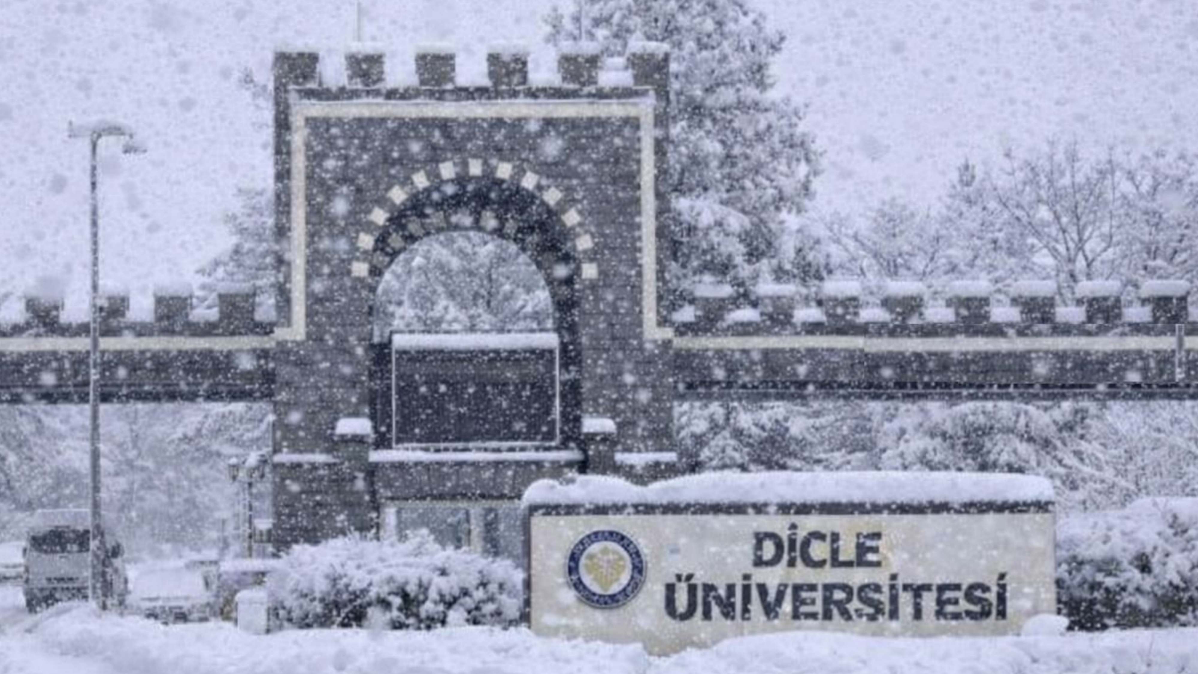 Dicle Üniversitesi de eğitime ara verdi