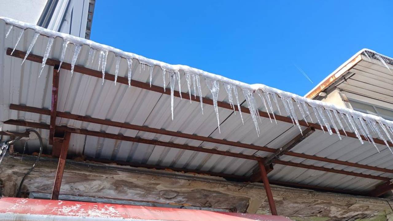 Diyarbakır Kulp buz pistine döndü