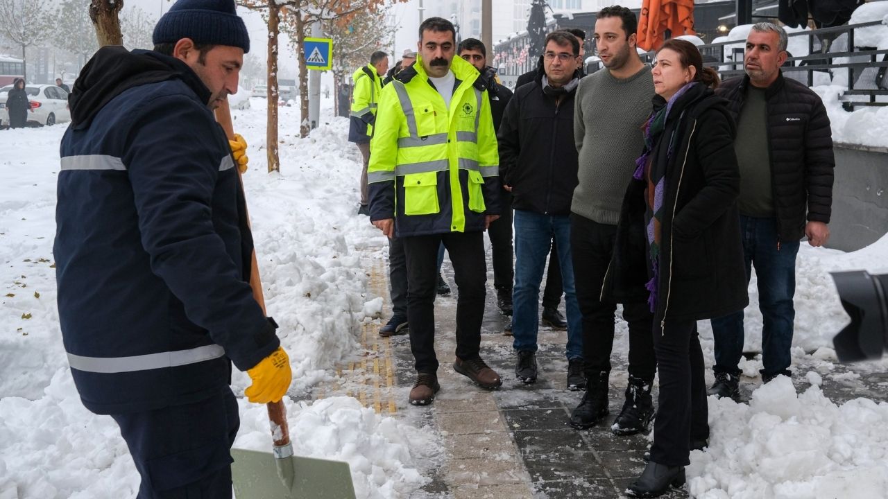 Diyarbakır Belediyesi, kar çalışması yürütülen noktaları açıkladı