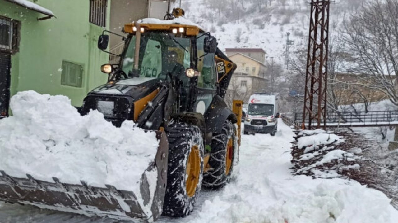 DİSKİ’den 13 ilçede karla mücadele
