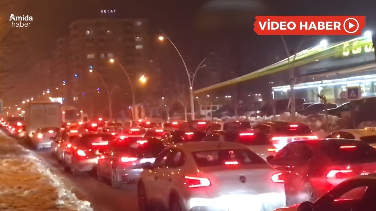 Diyarbakır’da kar yağışı durdu, trafik krizi başladı