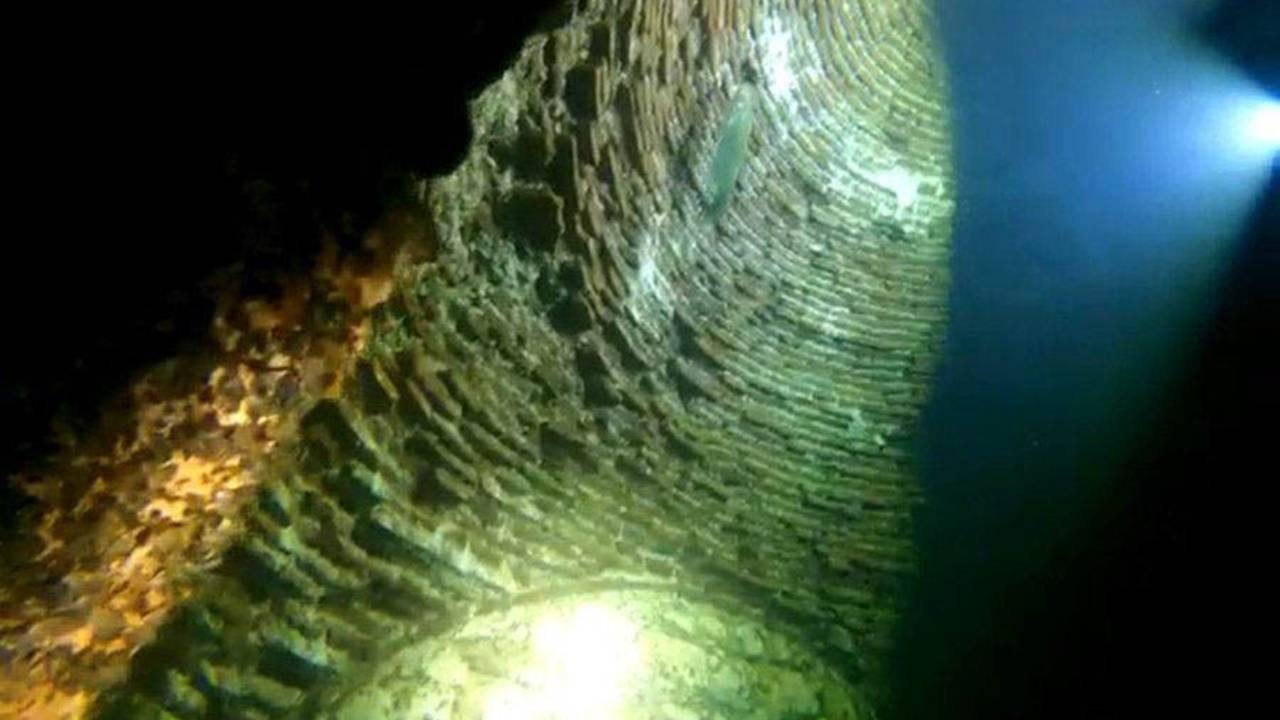 Diyarbakır'da su altında kalan Tekye Medresesi görüntülendi