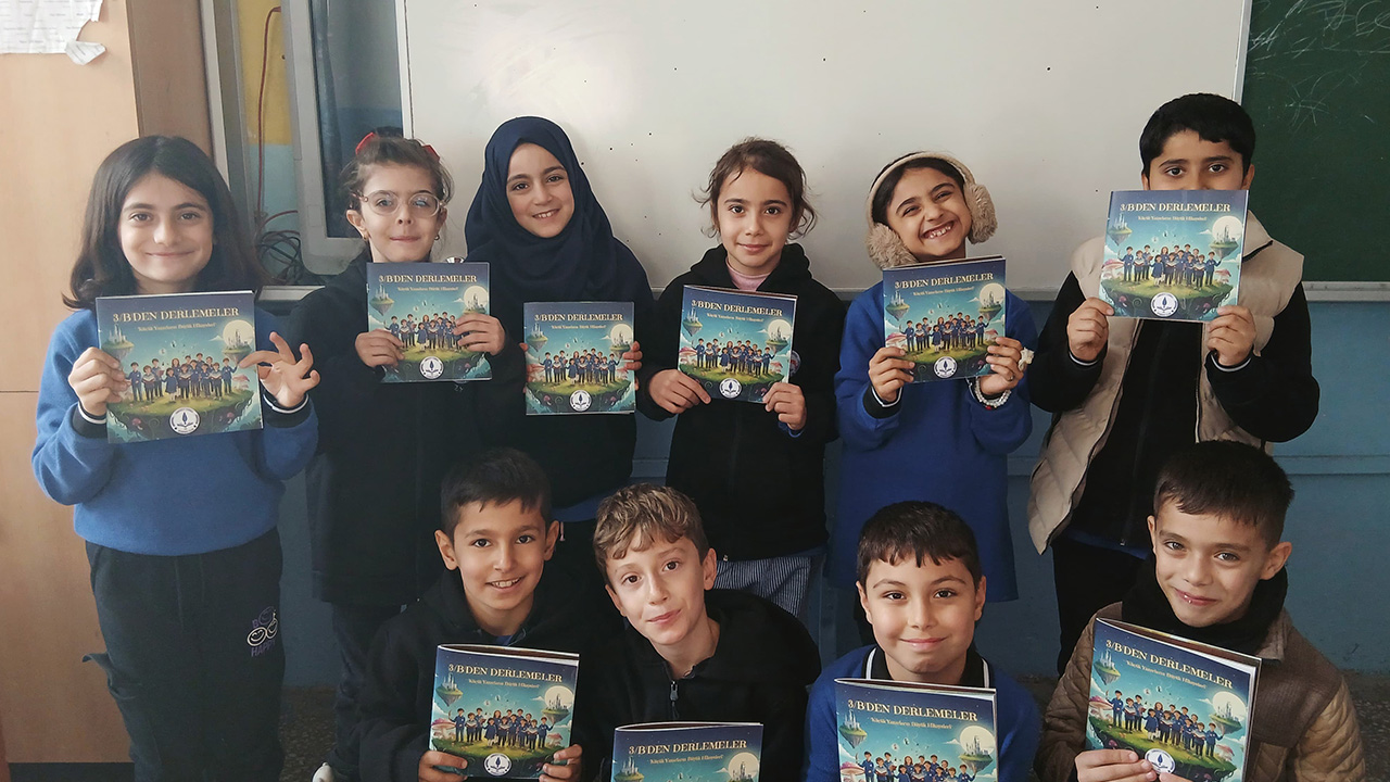 Diyarbakır’daki ilkokul öğrencileri, hayallerini kitaba taşıdı