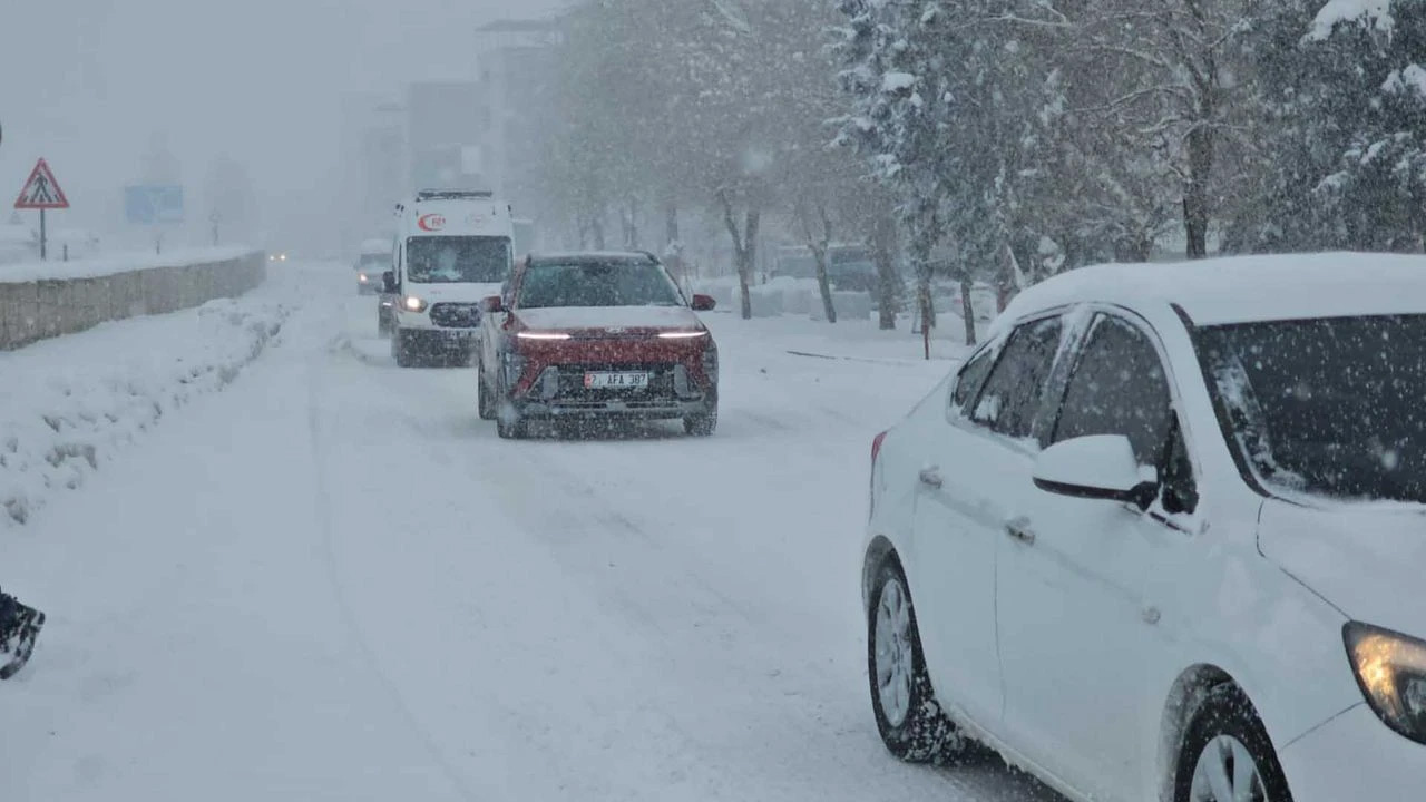 Meteorolojiden Diyarbakır için kuvvetli kar yağışı uyarısı