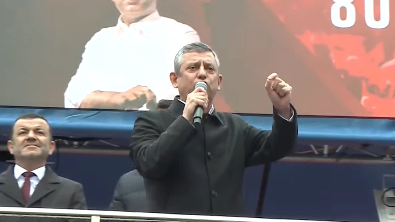 Özgür Özel: Yarın AK Parti’ye hakaret davası açacağız