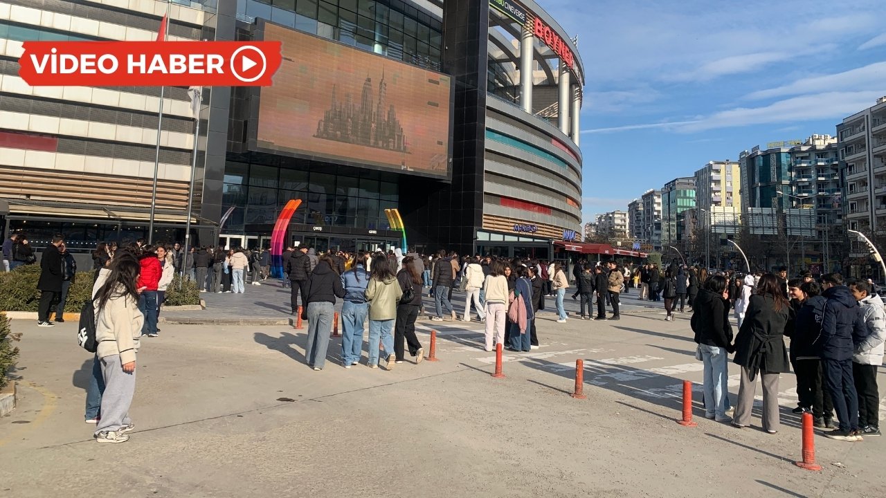 Diyarbakır’da karneyi alan AVM’ye koştu