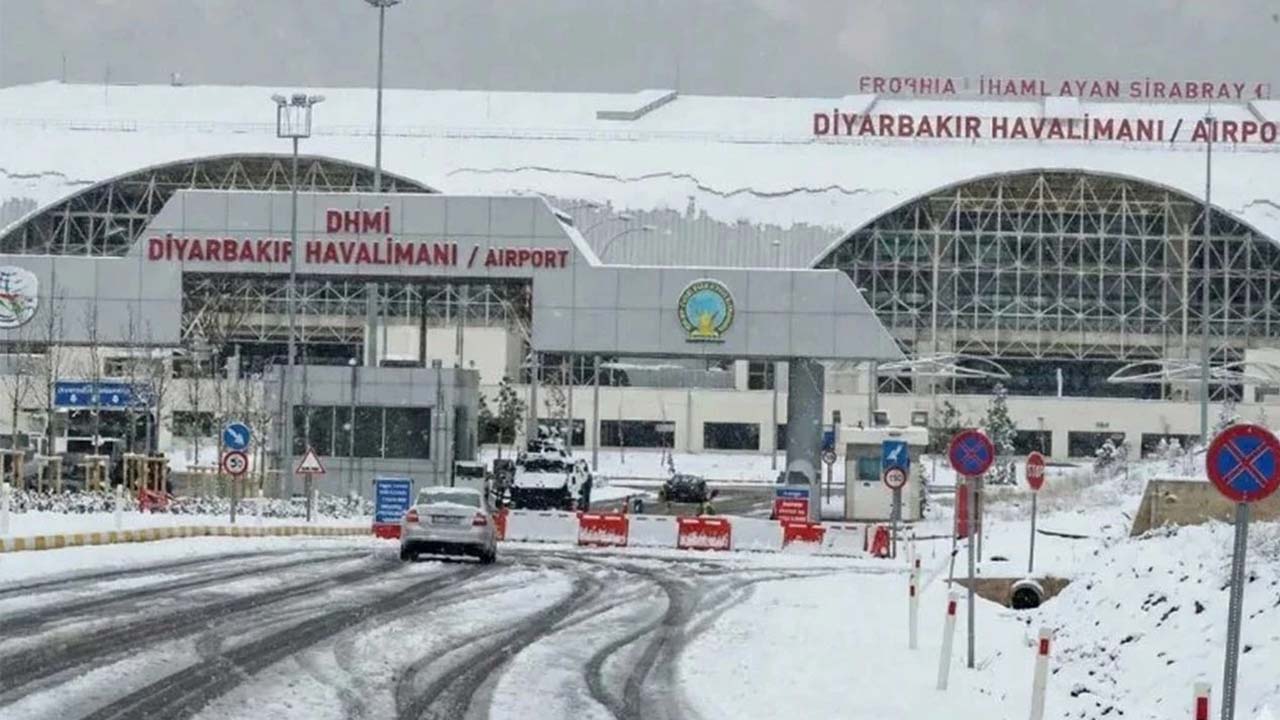 Diyarbakır-İstanbul uçak seferleri kar nedeniyle iptal edildi