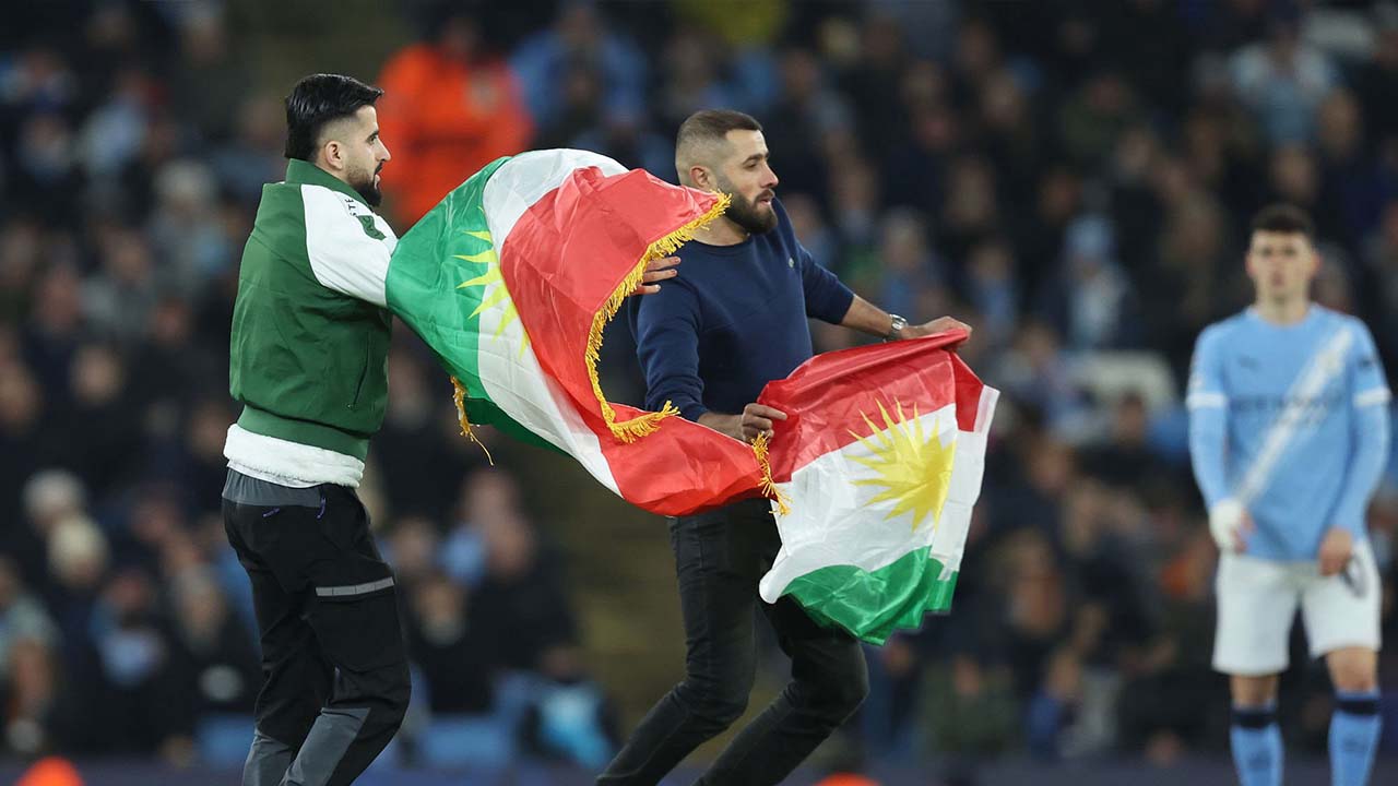 City- Galatasaray maçında Kobani protestosu