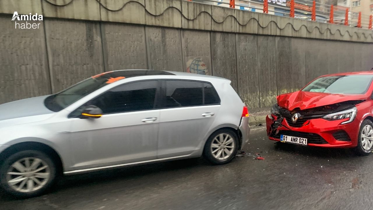 Diyarbakır’da zincirleme kaza: Alt geçitte trafik kilitlendi