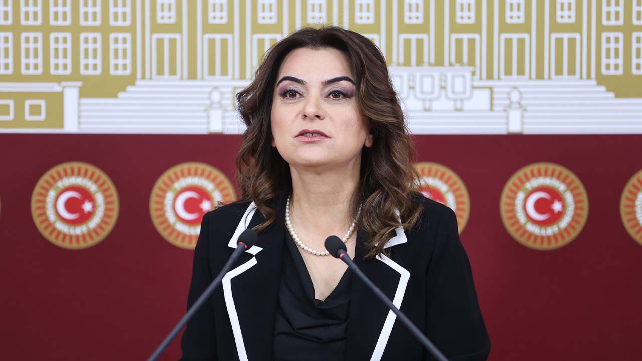 Koçyiğit: Tırlar daha kaç gün bekleyecek?