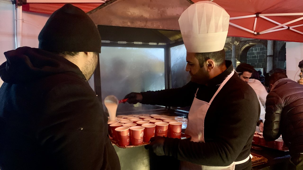 Diyarbakır’da kandil gecesinde cami cemaati sahleple ısındı