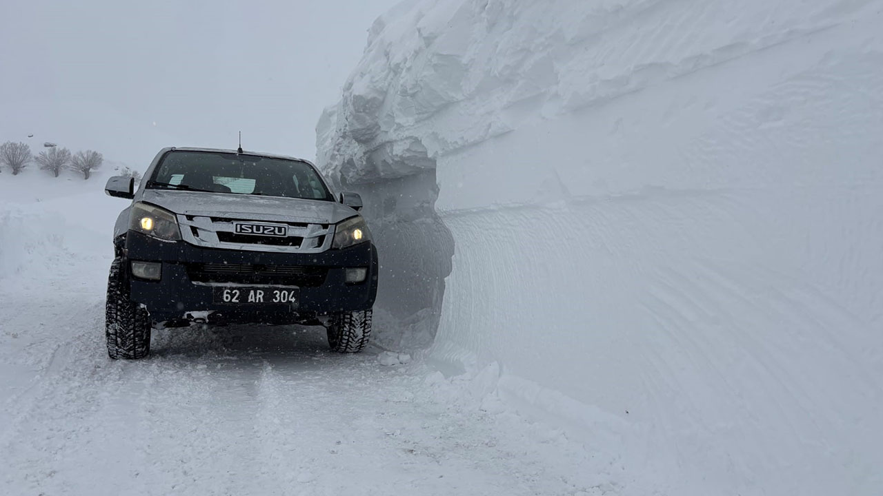 Tunceli'de karla mücadele çalışmaları sürüyor