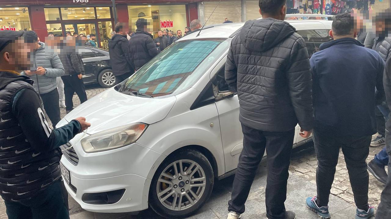 Diyarbakır’da yolunu kesip ateş ettiler