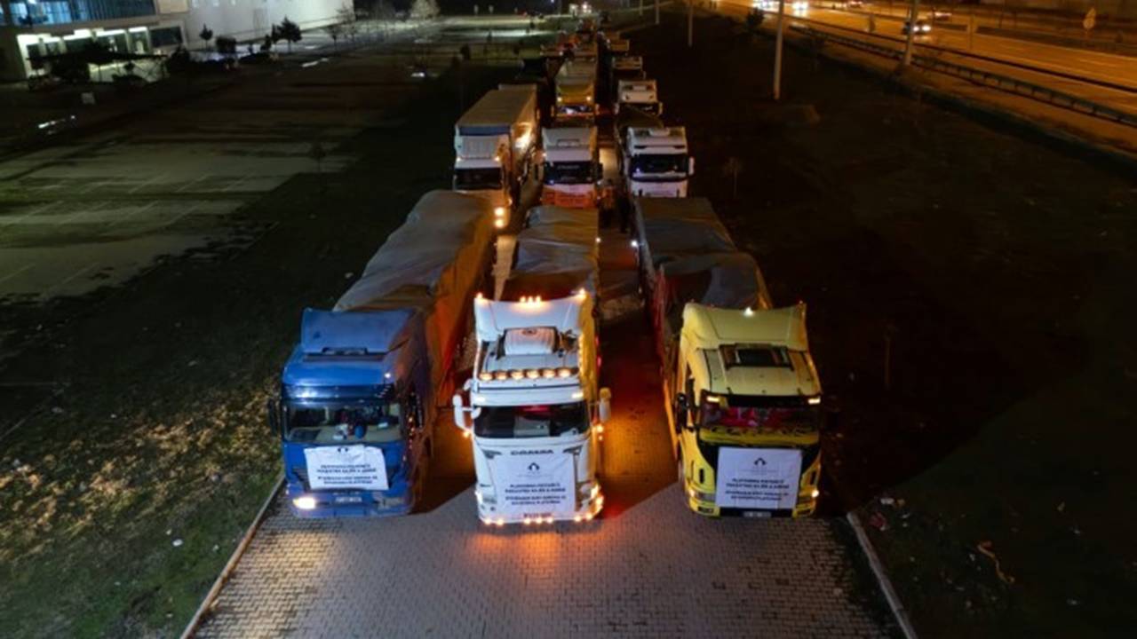 Diyarbakır’dan gönderilen yardımlar Kobani’ye ulaştı