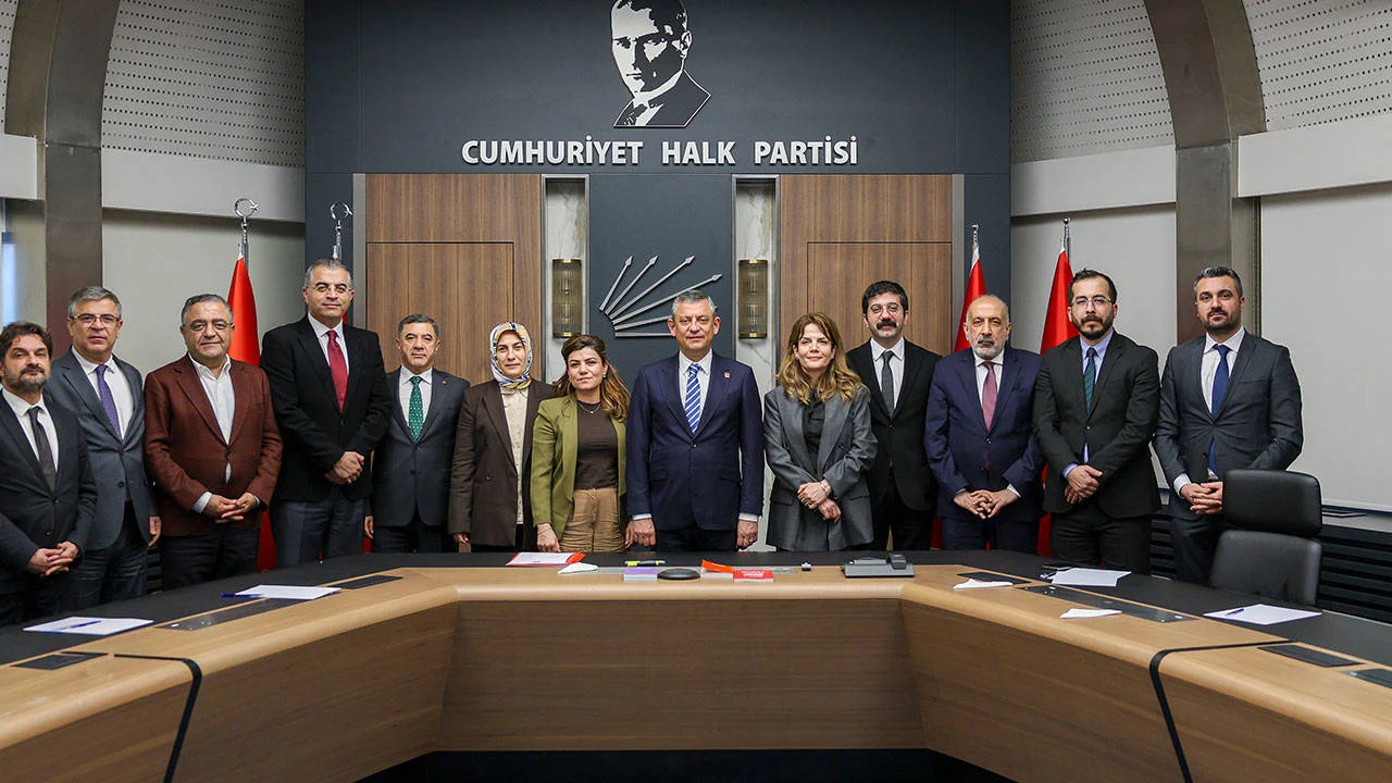 Diyarbakır heyeti Özel’i ziyaret etti