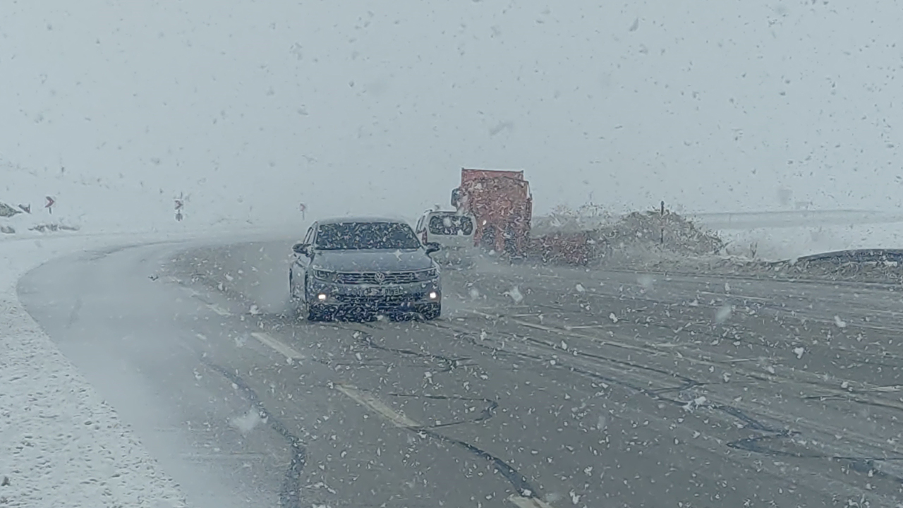 Van'da kar yağışı etkili oldu