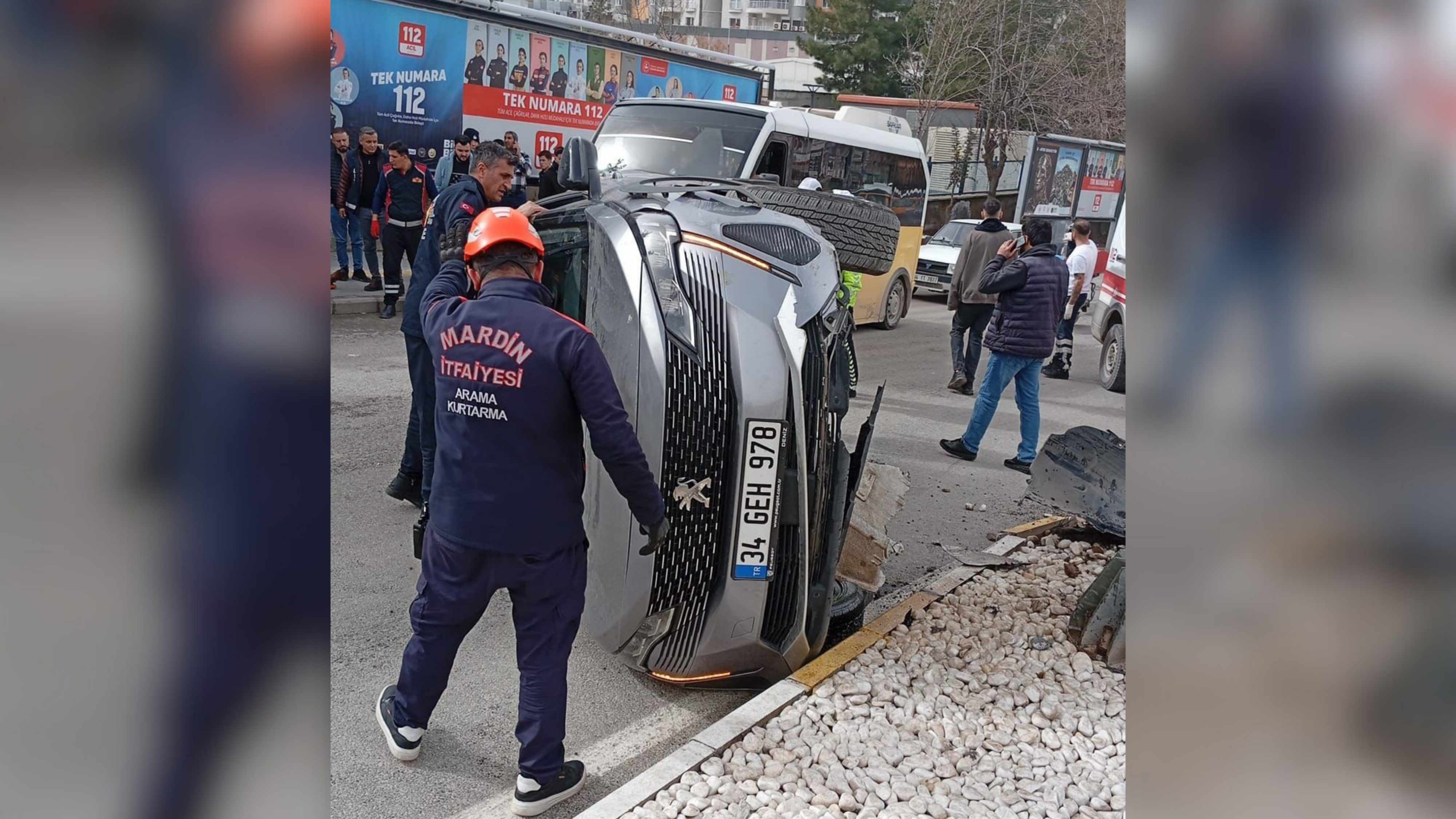 Mardin’de cip devrildi: 2 yaralı